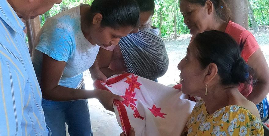 Por el rescate de textiles en la Huasteca