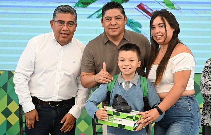 Estudiantes equipados