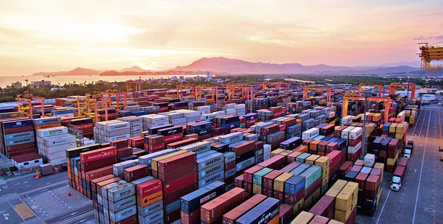 Colapsa oootra vez puerto de Manzanillo