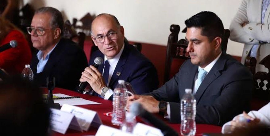 Se sube Alcalde 18% su sueldo