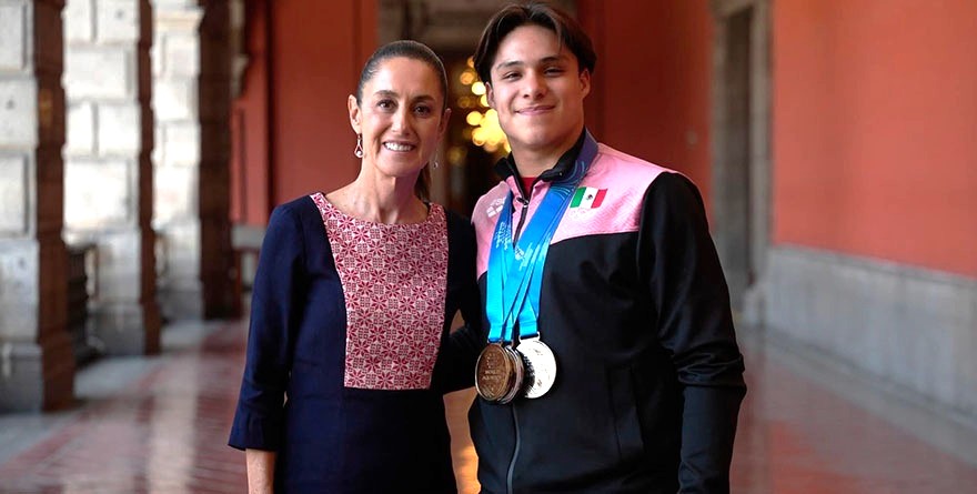 Recibe CSP a clavadistas mexicanos