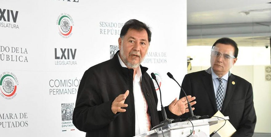 Fernández Noroña critica llamado de Alcalde a no vestir con lujos