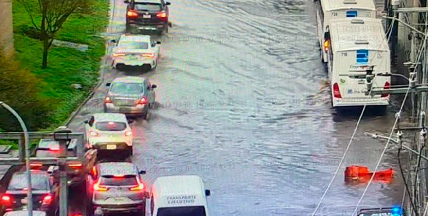 Paralizan lluvias  a miles en CDMX