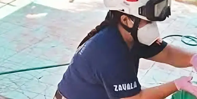 Lanza ácido a menor