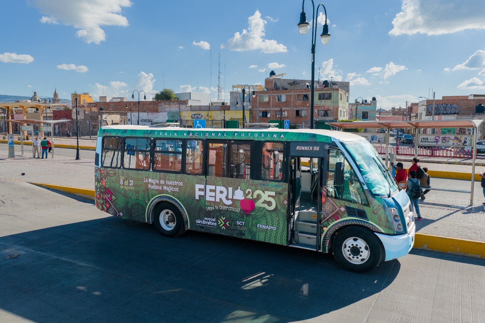 ¡Transporte nocturno para que nadie se pierda la Fenapo! 🚍🎡