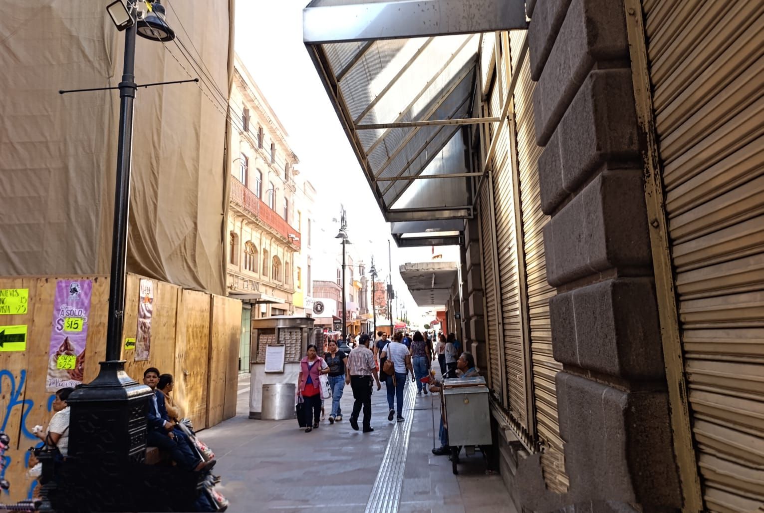 Comerciante se ensaña a golpes contra ‘El Copela’, el músico invidente