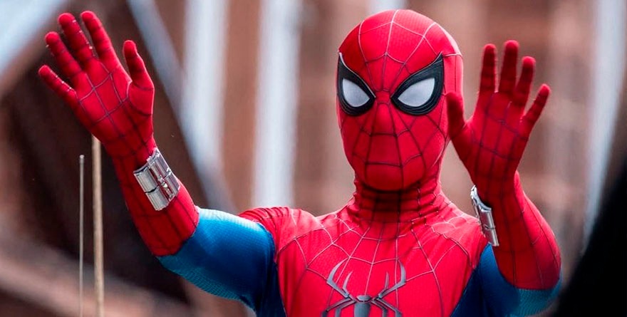 Tom Holland se da tremendo tope en set de Spider-Man