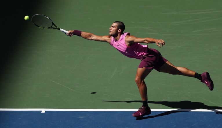 Alcaraz con paso perfecto