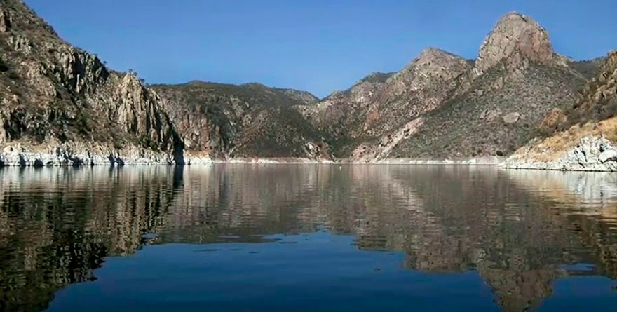 Alertan por desfogue de presa