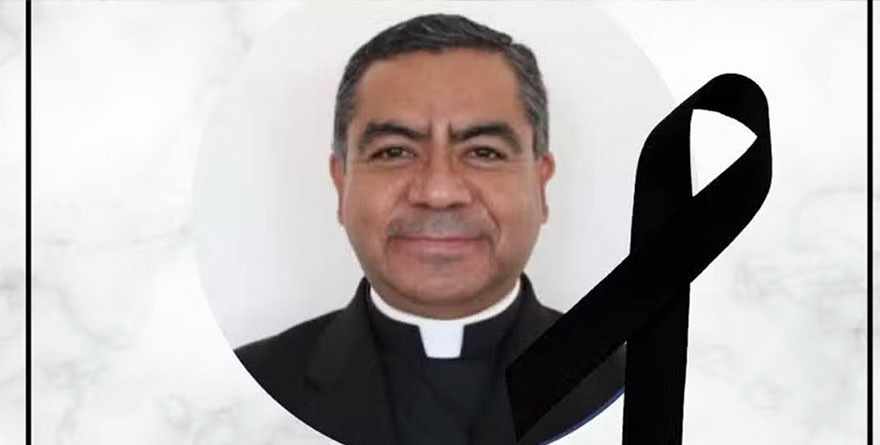 Dicen adiós al padre Luis Santiago Flores