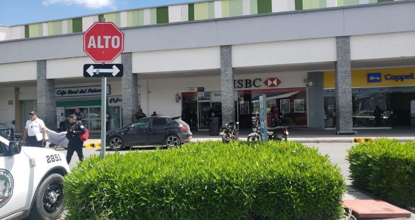 Roban banco en plaza Sendero