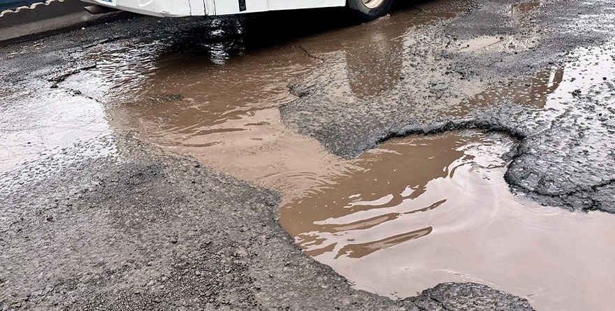 Tiene Periférico un bache cada 46 metros 