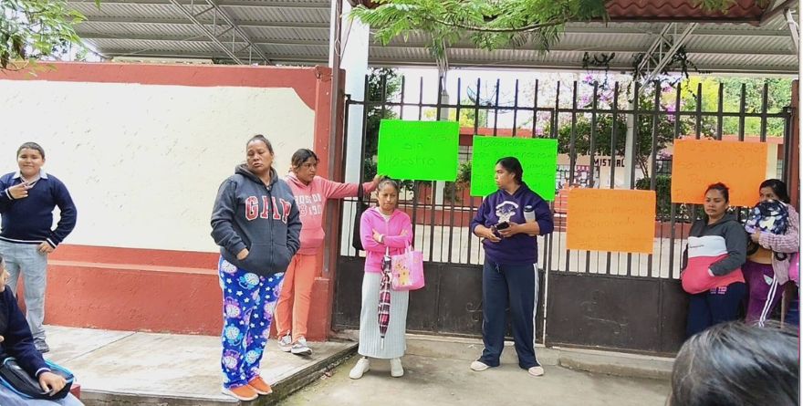 Sin profe no hay clase: secundaria de Villa Hidalgo se queda a medias