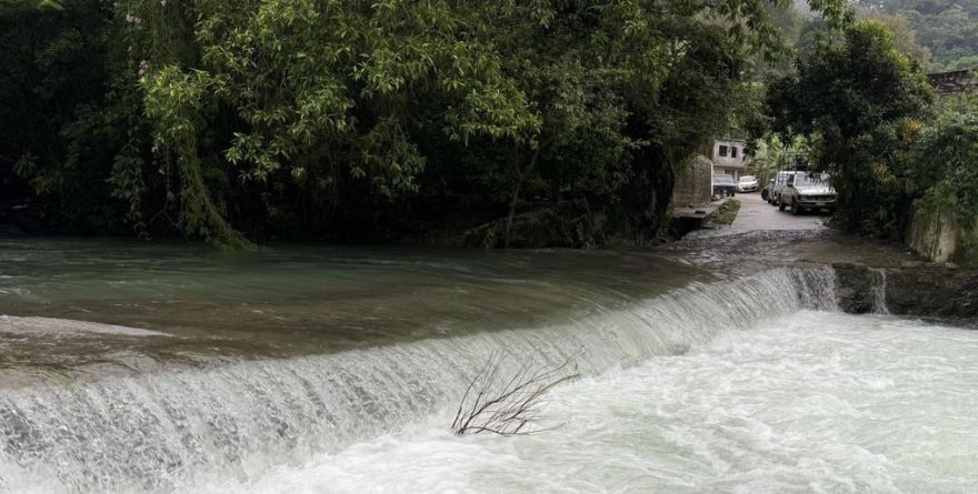 Alertan a poblados por crecida de ríos