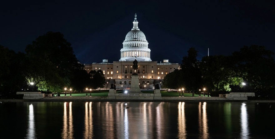 Cierra Gobierno de EU por falta de acuerdos