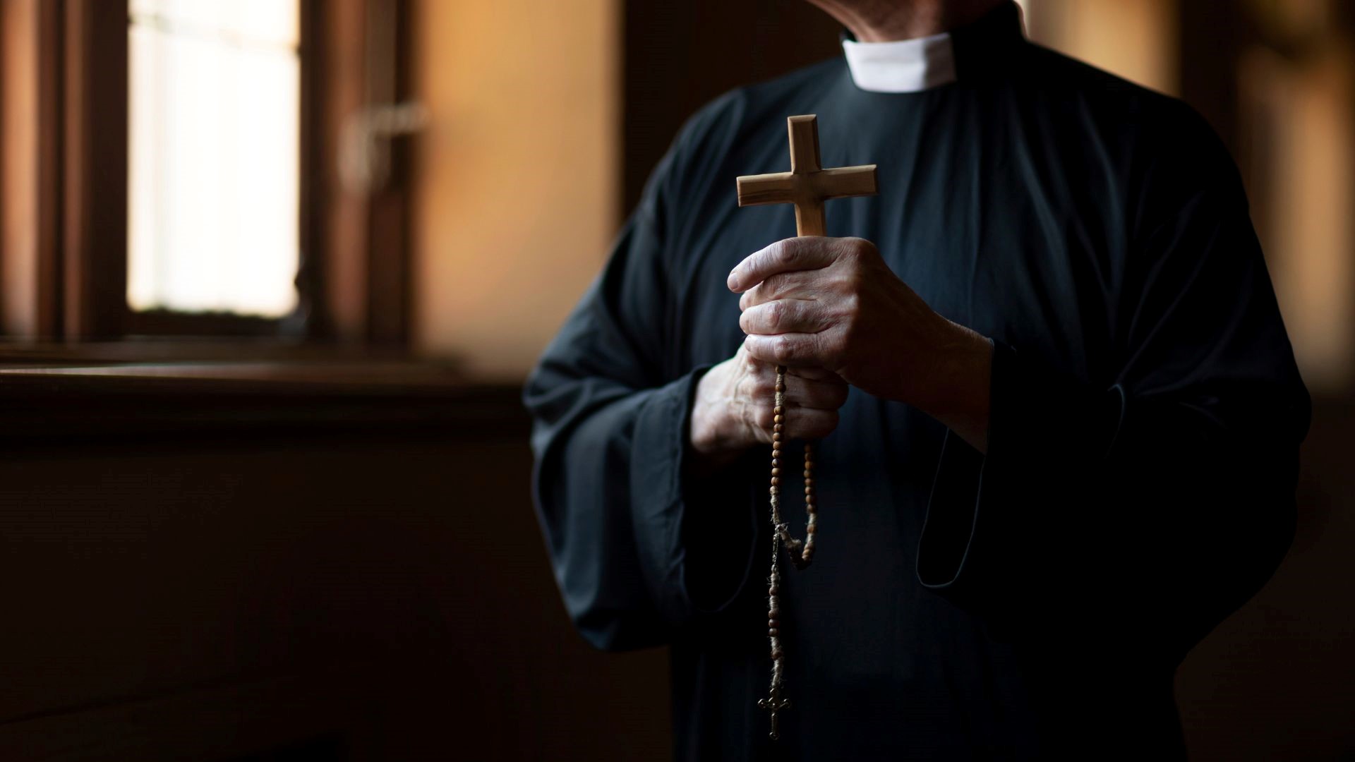 Extorsiones, robos y ‘retenes de fe’: sacerdotes potosinos enfrentan el infierno en carretera