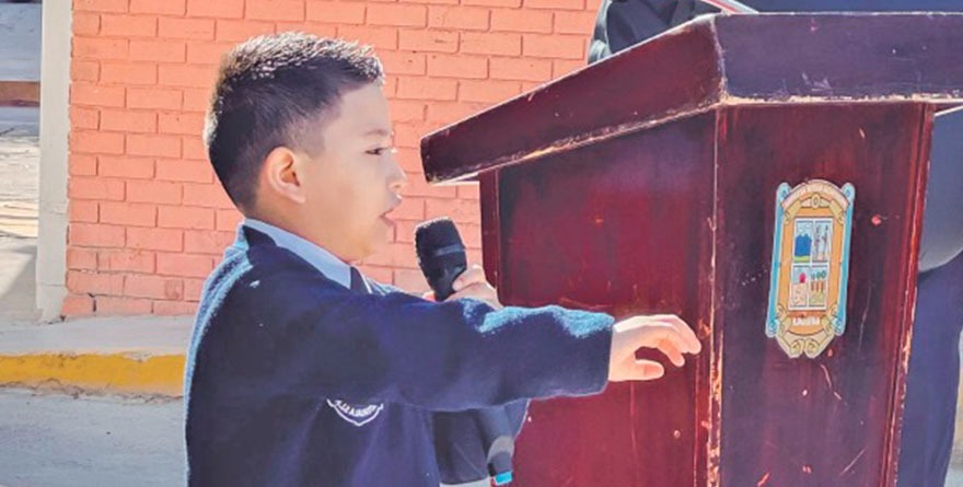  Niño pone en su lugar al celular: no queremos likes, queremos futuro