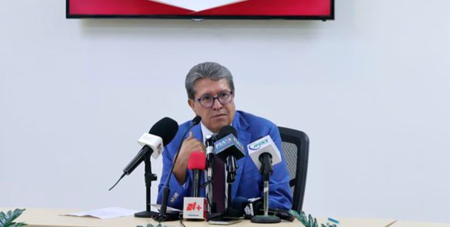 Diputados corregirán ley de amparo: Monreal