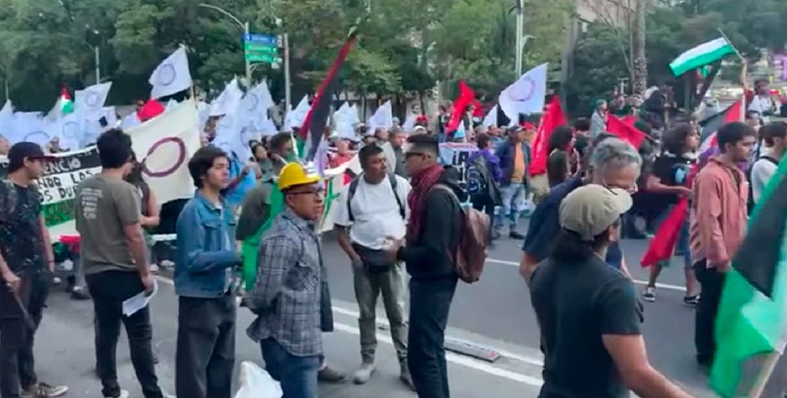 Tensan “bloque negro” y policías marcha pro Palestina