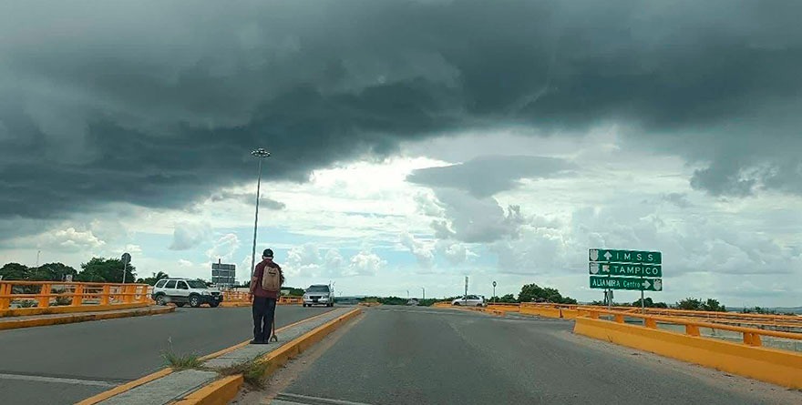 Alertan por tromba marina en Altamira, Tamaulipas