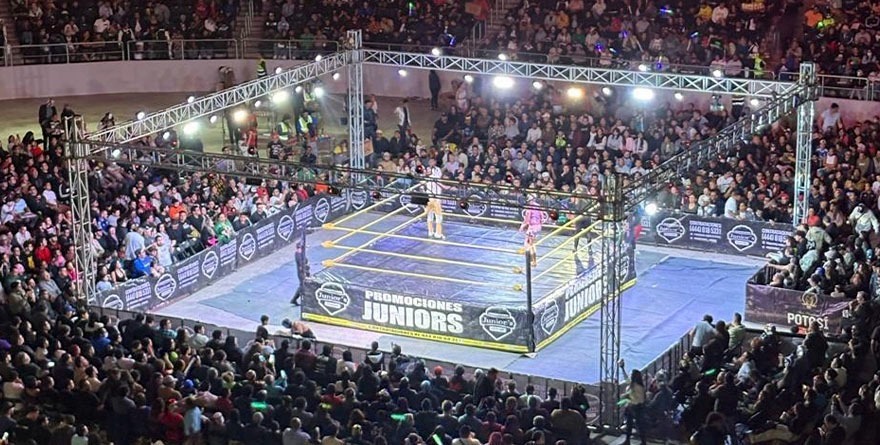 NOCHE DE ADRENALINA  AAA