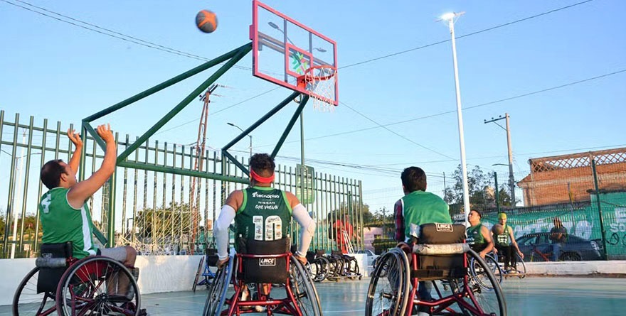 ‘Los Indestructibles’ conquistan Soledad sobre ruedas