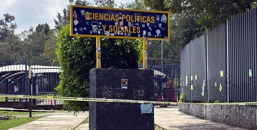Exigen en la UNAM luz, agua y ¡papel!