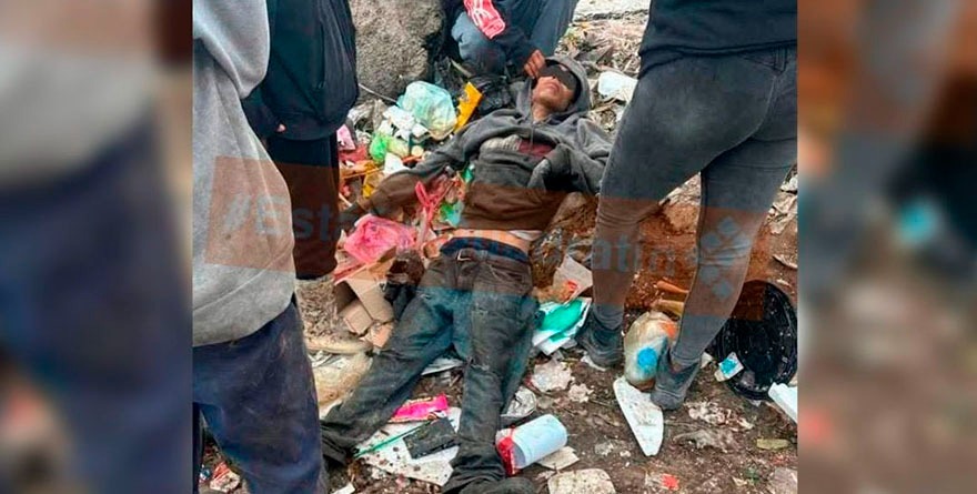 Lo hallan entre la basura, pero aún respirando