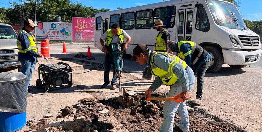 Inicia jornada de bacheo sobre boulevard Lázaro Cárdenas
