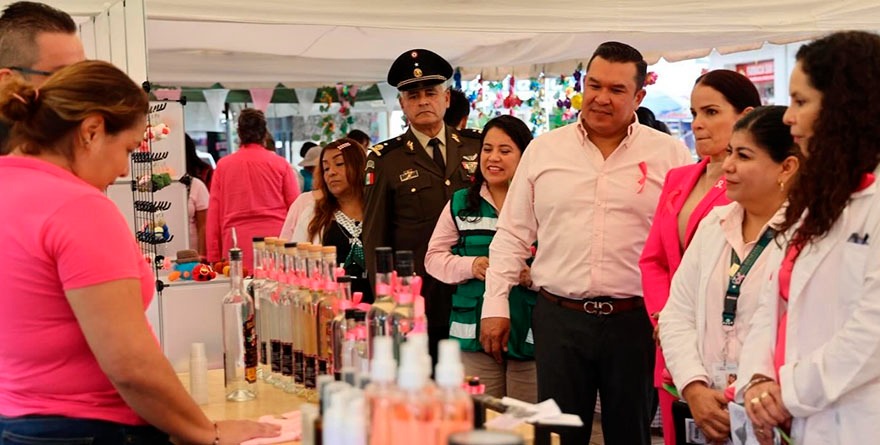 Mercadito Rosa: Rioverde se une con el corazón