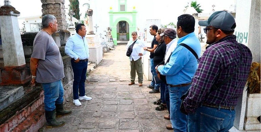 El presidente municipal pone los ojos al panteón