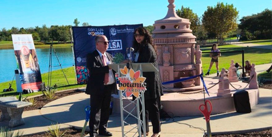 San Luis Potosí regala réplica de la caja del agua a Tulsa
