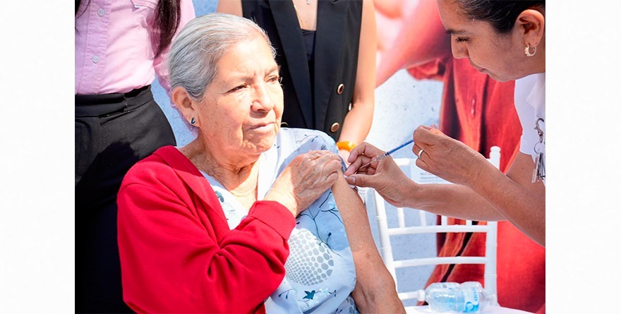 ARRANCA EN VILLA DE POZOS CAMPAÑA DE VACUNACIÓN INVERNAL 2025