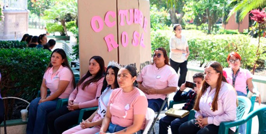 Ruta Rosa: Cerritos Pone Módulos de Salud para Toda la Familia