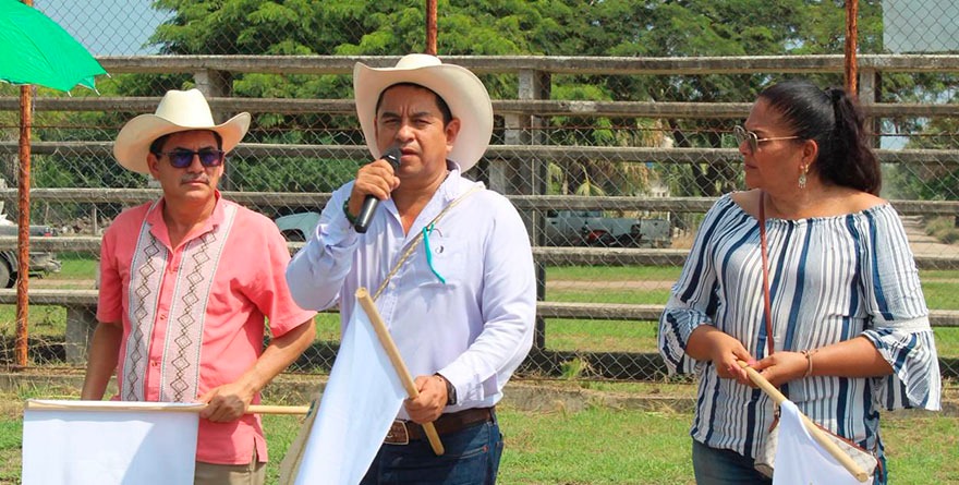 EL PRESIDENTE MARCELINO BAUTISTA RINCÓN DIÓ BANDERAZO DE ARRANQUE A LA REHABILITACIÓN DEL MULTIDEPORTIVO DE TAMPAÓN