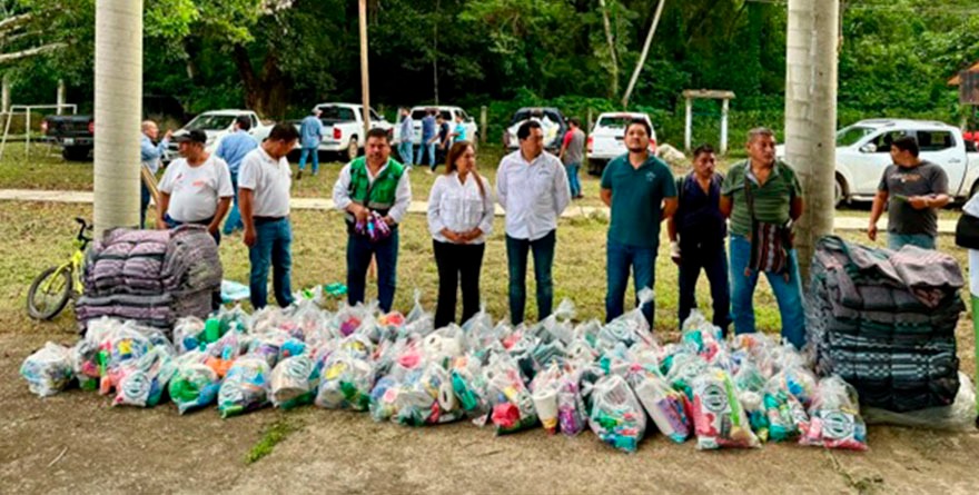 Comunidades de Xilitla también reciben ayuda