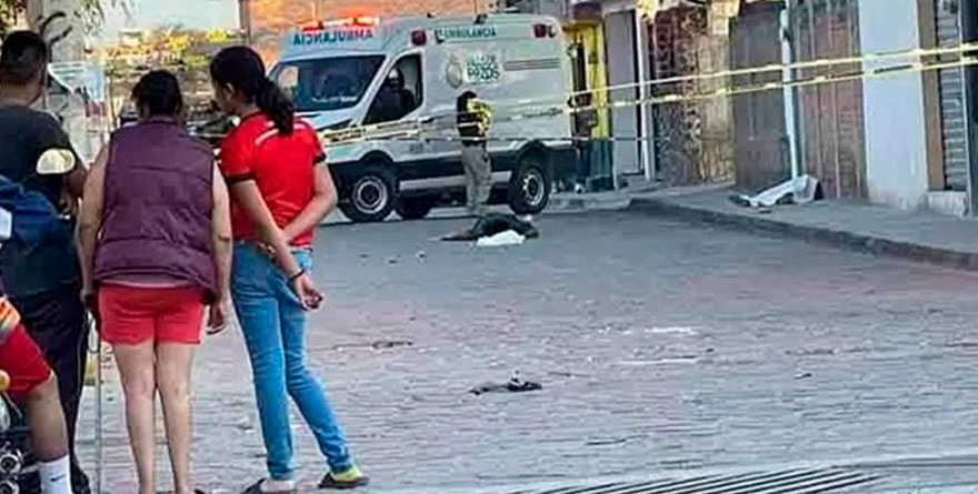 MATAN A MADRE E HIJO; Hieren a una niña