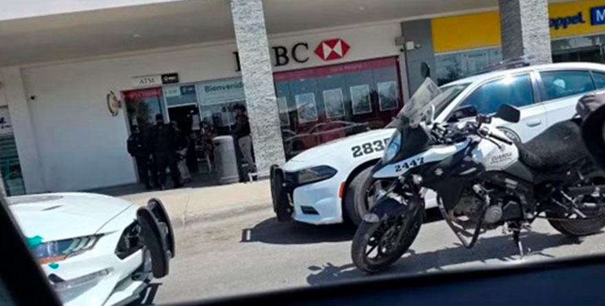 Otra vez asaltan cajero del HSBC en Plaza Sendero