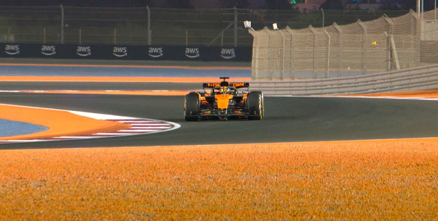 Gana Piastri última carrera sprint del año en Qatar