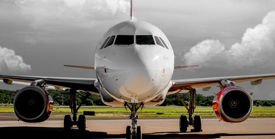 Cancelan 6 aerolíneas sus vuelos a venezuela