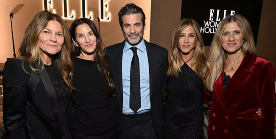 Jennifer Aniston y Jim Curtis ya caminan juntos