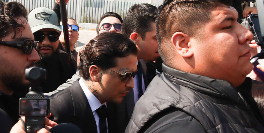Christian Nodal desata caos en el Reclusorio