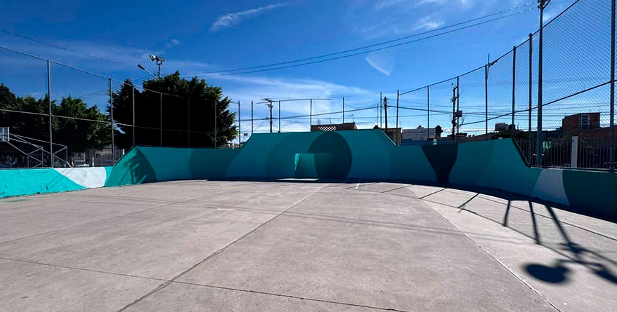 MEJORAN ESPACIOS DEPORTIVOS EN VILLA DE POZOS