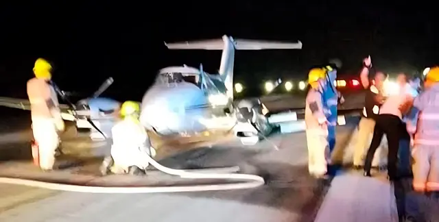 ATERRIZA DE EMERGENCIA  AVIONETA PRIVADA EN EL AEROPUERTO DE SLP