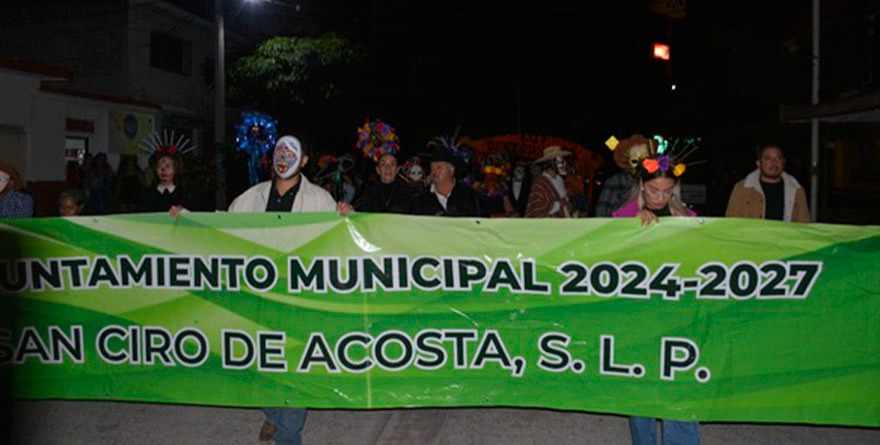 San Ciro de Acosta se corona