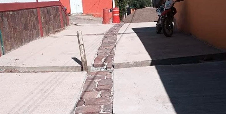 Vecinos cuestionan pavimentación de calle Allende