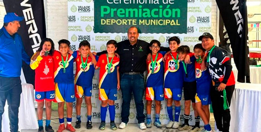 Premian el deporte en Villa de Pozos