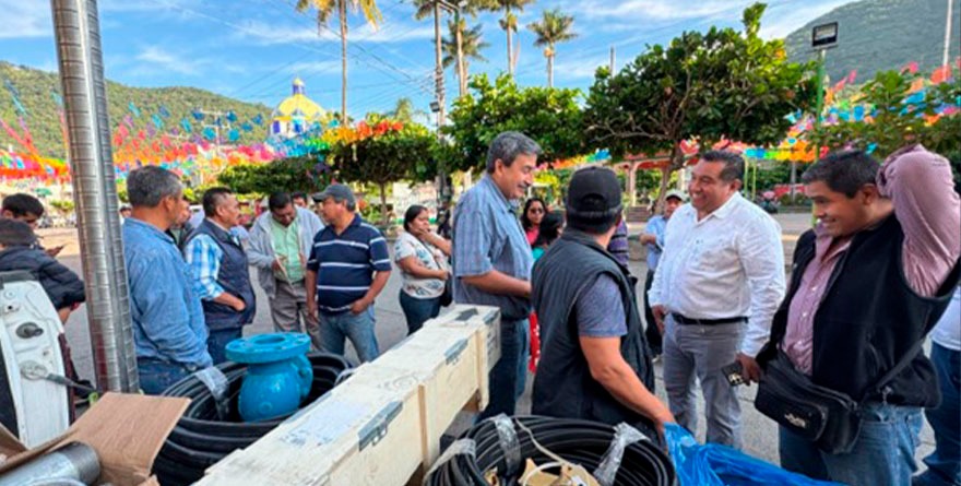 Reponen equipos dañados por agua