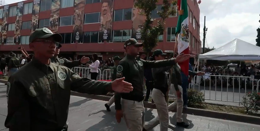 LISTO PARA PARTICIPAR EN EL DESFILE DEL 20 DE NOVIEMBRE