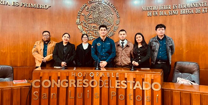 FESTEJAN EN EL CONGRESO